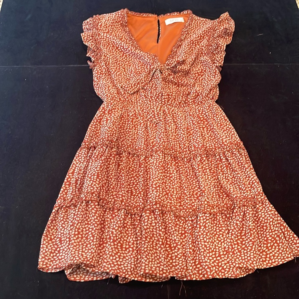 Mod on Trend flutter sleeve dress with ruffled skirt, brown with leaf design